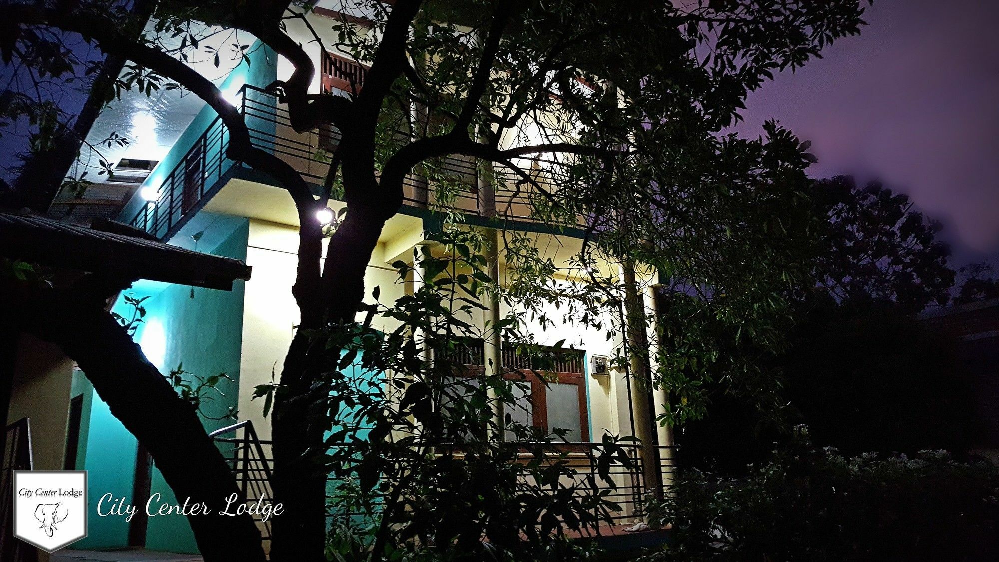 City Centre Lodge Ponnarankulama Exterior photo
