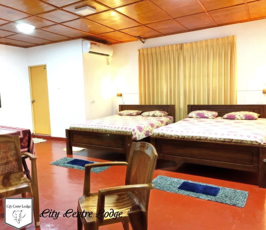City Centre Lodge Ponnarankulama Exterior photo